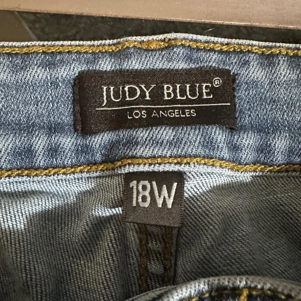 Judy Blue Womens Custom Cutoff Jean Shorts Size 18W Light Wash Frayed Hem Casual - Picture 2 of 11